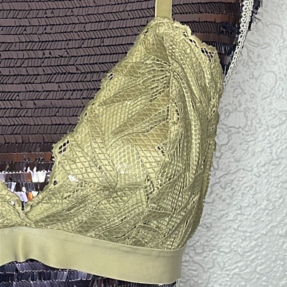 Aerie Large Green Bralette - Picture 2 of 5